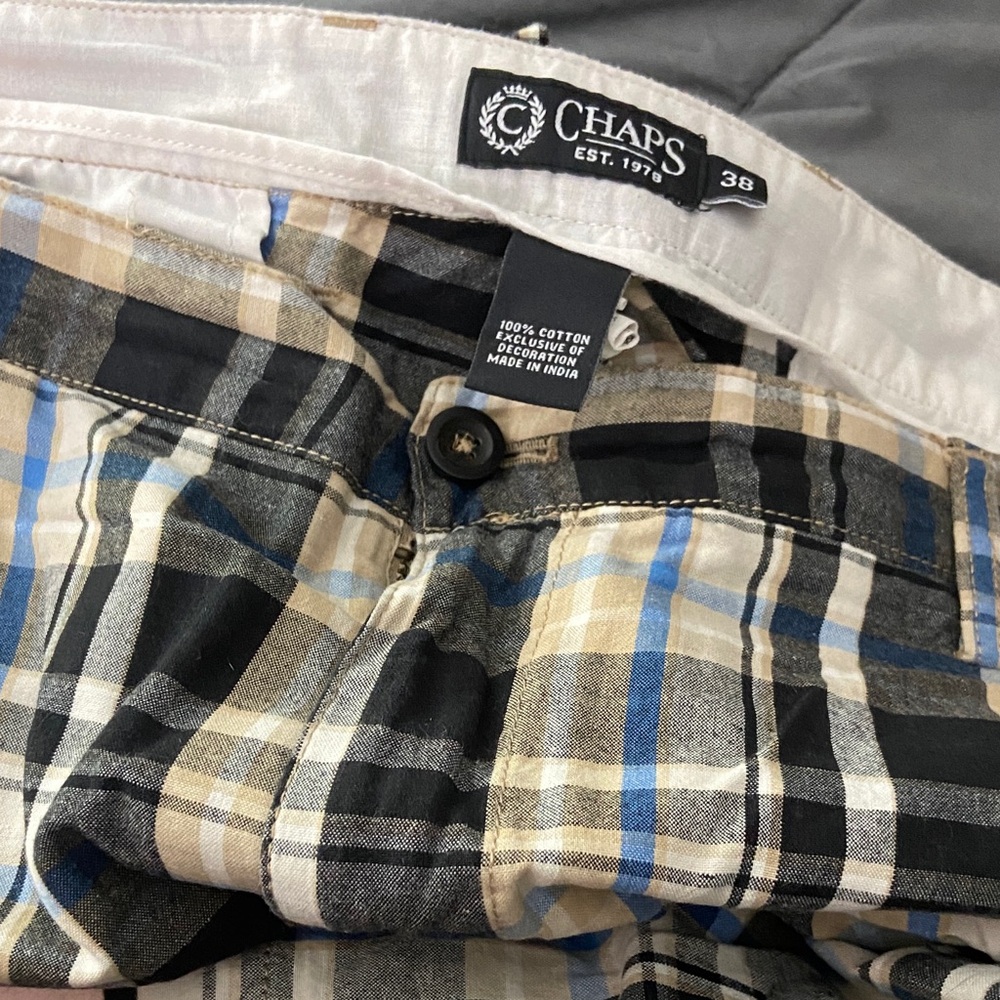 Chaps Brand, Plaid Cotton Chino shorts in Black, Tan & Blue Men’s  38